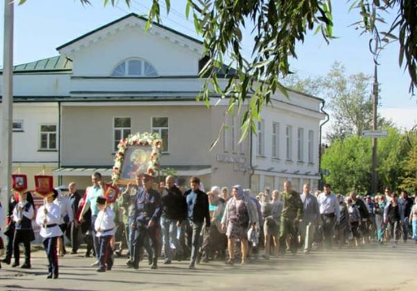 23.09.2018 г. Крестный ход со списком нашей чудотворной иконы Божией Матери «Избавление от бед страждущих»