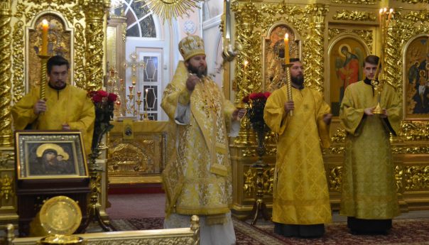 26 октября 2019 года епископ Дальнеконстантиновский Филарет (Гусев), возглавил Всенощное бдение в Арзамасском Николаевском женском монастыре